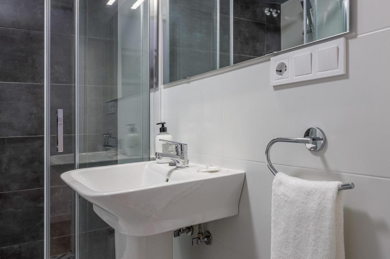 Apartamento De Diseno Centro Sevilla. Wifi/Ac מראה חיצוני תמונה
